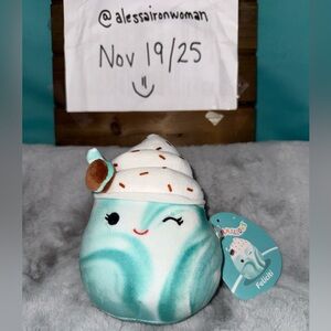 BNWT: 5” Feliciti Scented Squishmallow
